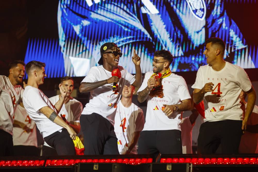 爱游戏下载-西班牙球迷狂热，期待欧洲杯预选赛胜利的简单介绍