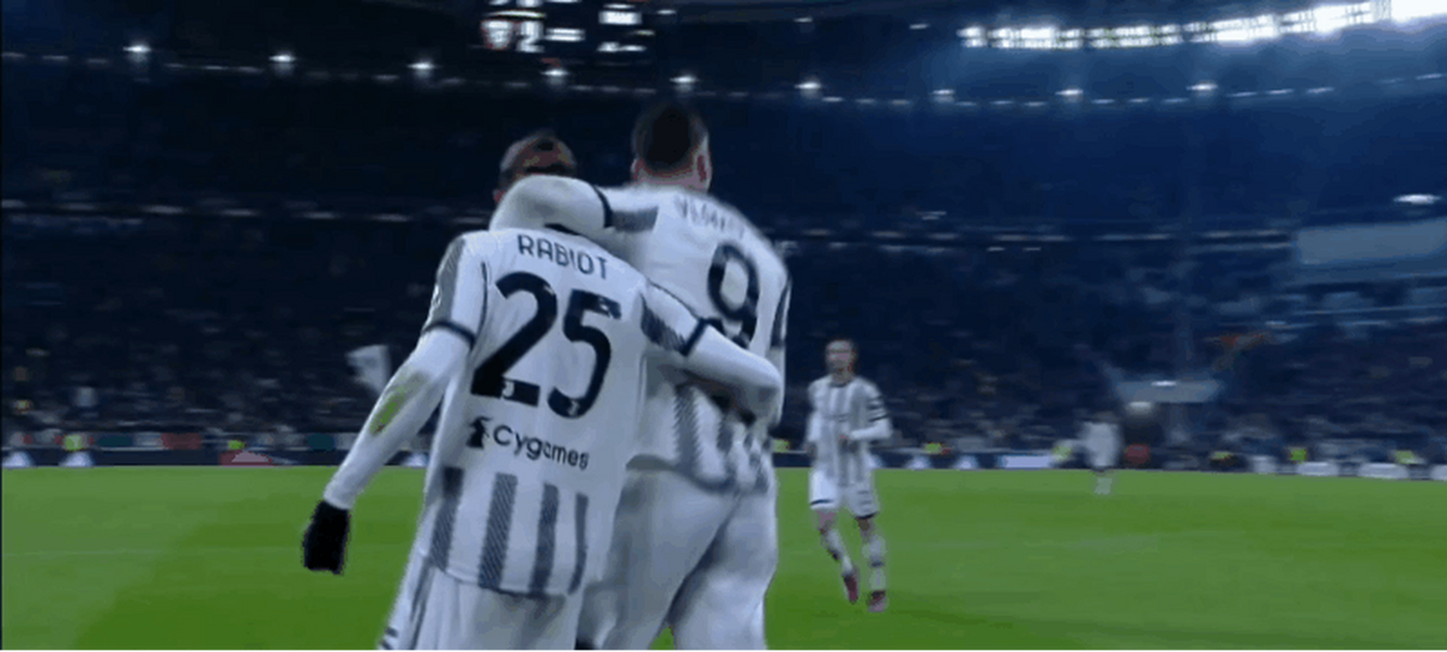 包含都灵遭遇主场逆转，失去宝贵三分的词条