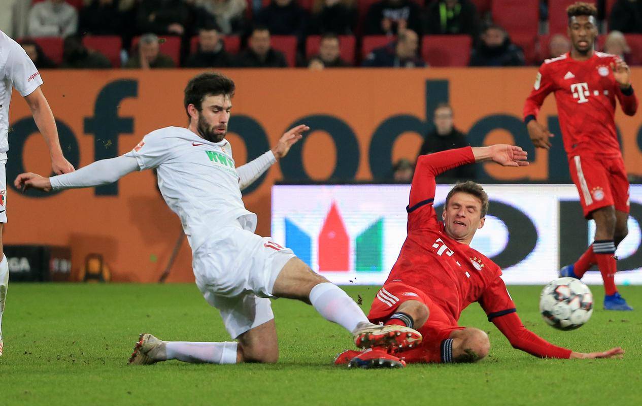 拜仁客场大胜奥格斯堡，继续领跑德甲的简单介绍