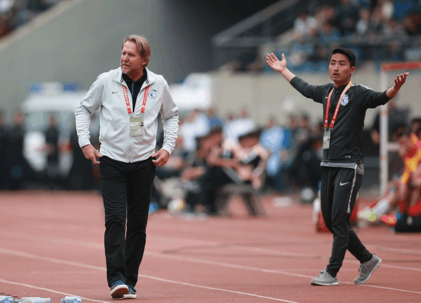 大连一方勇夺胜利，冲击进入四强