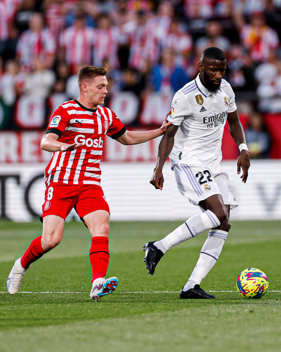 爱游戏下载-赫罗纳客场惨败，连续遭遇挫折！