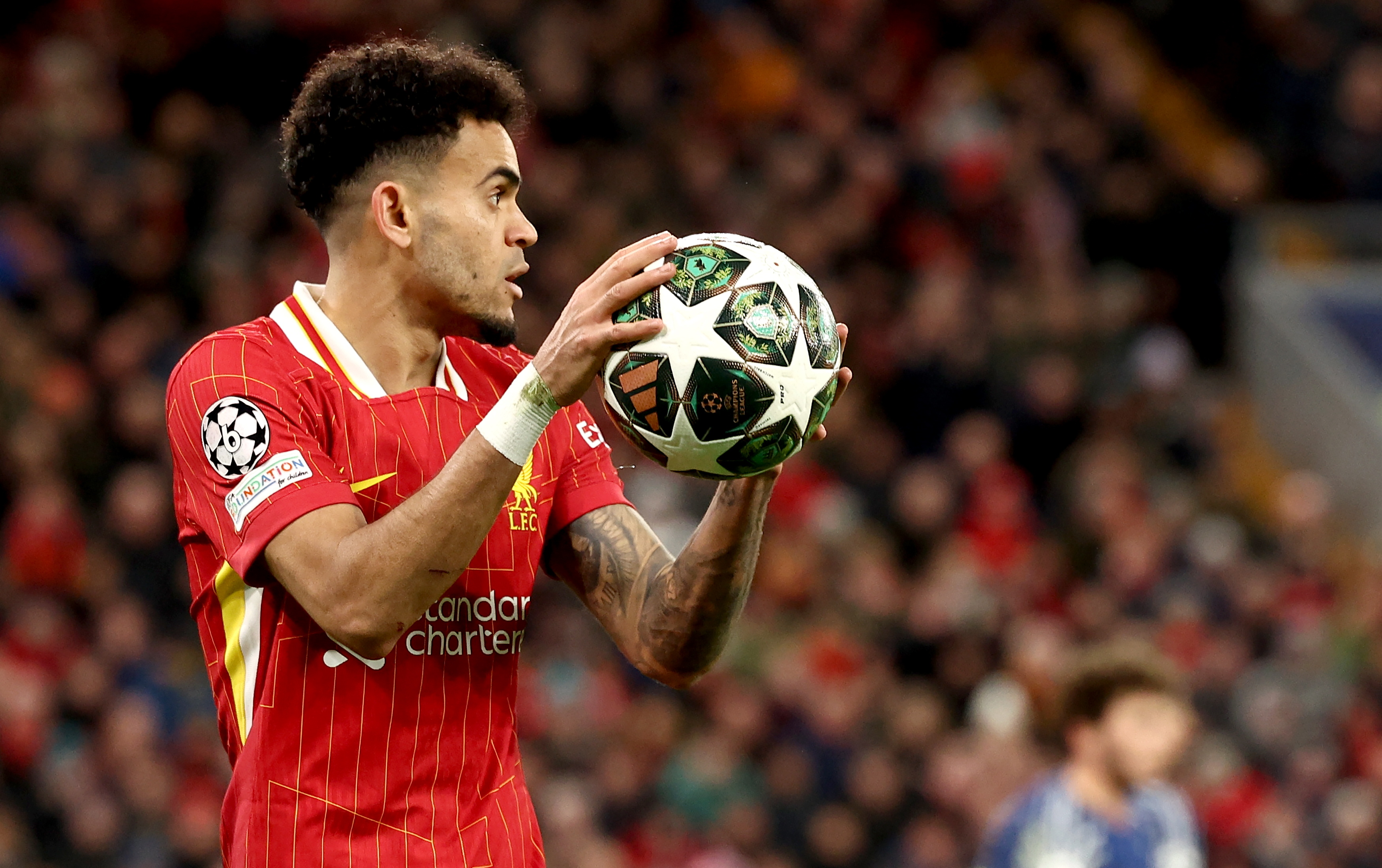 爱游戏官方入口-巴黎圣日耳曼客场逆袭，晋级八强