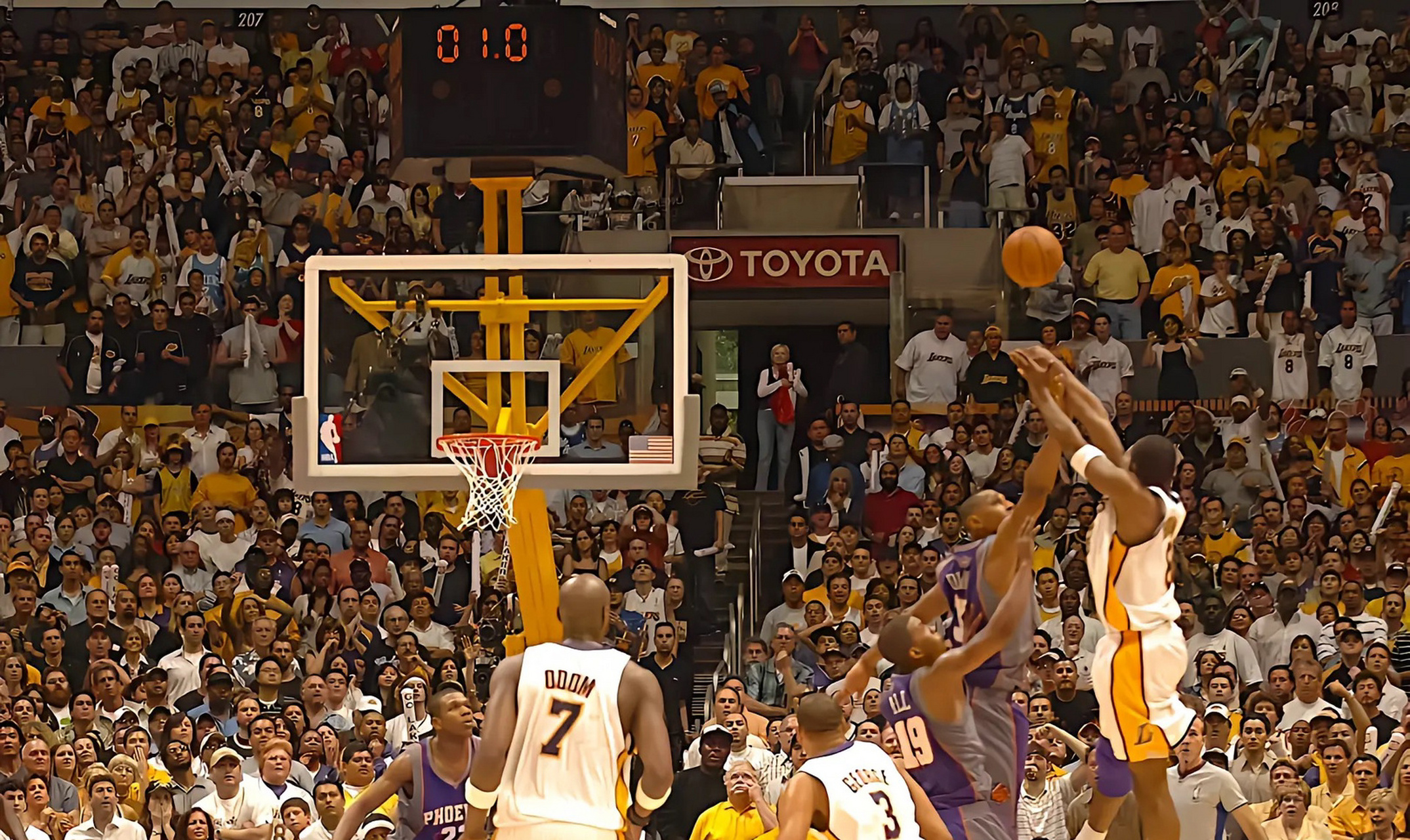 诞生纪录!篮球赛场惊人壮举 诞生纪录!篮球赛场惊人壮举