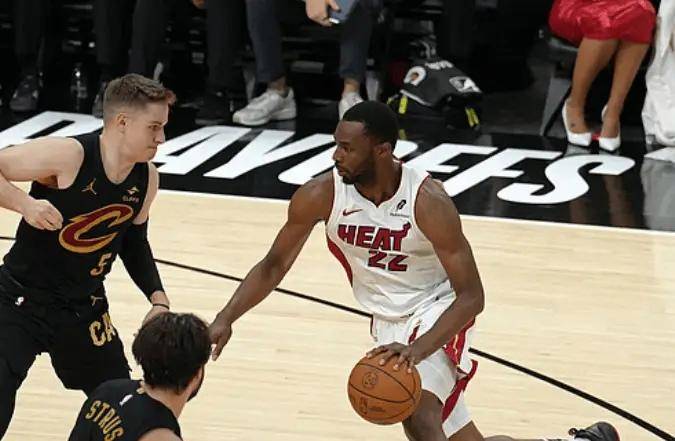 中东球队势不可挡，轻松晋级下一轮的简单介绍