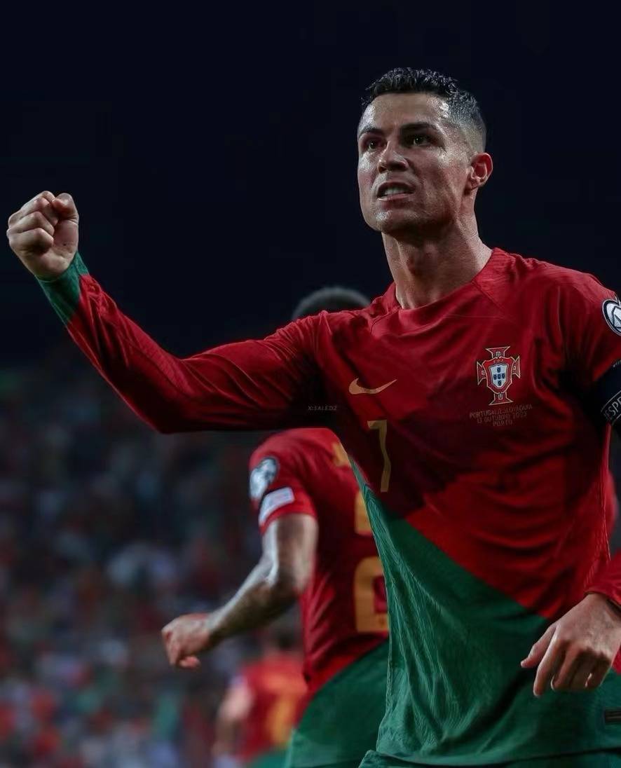 爱游戏体育-关于西班牙势不可挡，击败克罗地亚晋级的信息