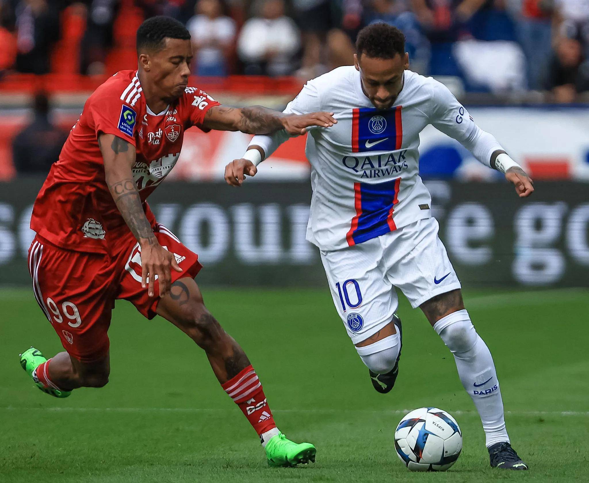 爱游戏tv-巴黎圣日耳曼惨遭逆转，欧冠前景悲观