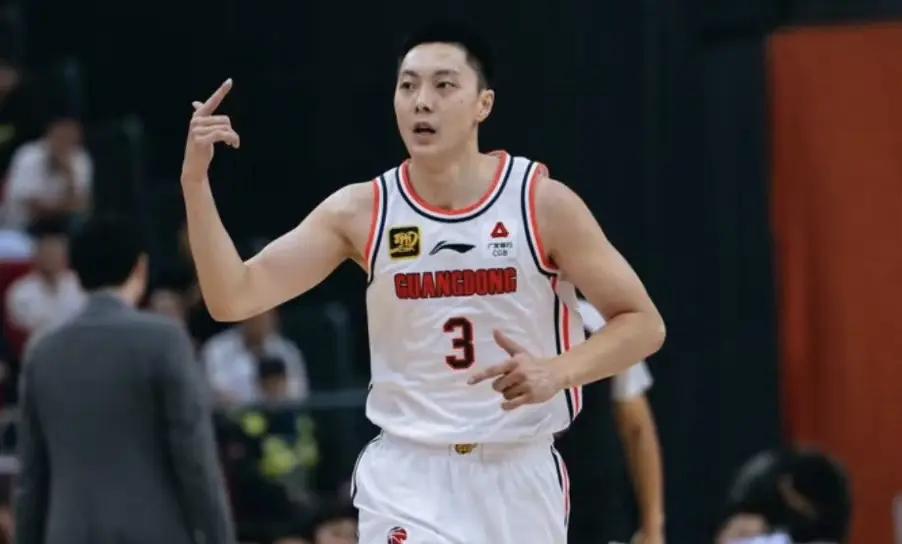 爱游戏tv-骑士队新赛季首胜，士气大振