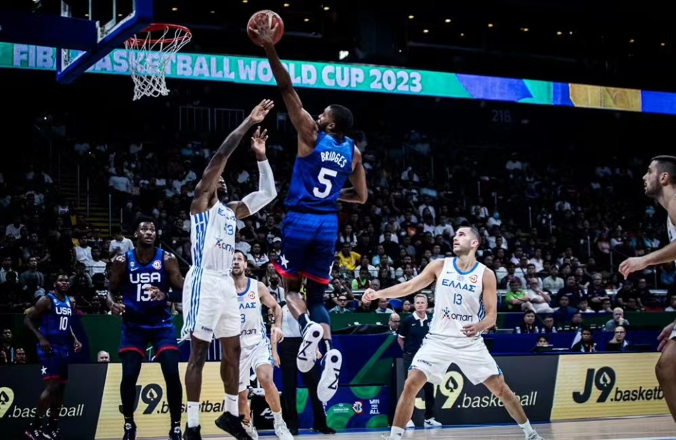 包含俄罗斯主场大胜斯洛文尼亚，高居榜首！的词条