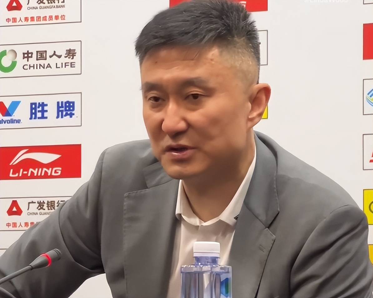 比赛中球员体力失误影响表现,迫于外部压力调整表现 比赛中球员体力失误影响表现,迫于外部压力调整表现