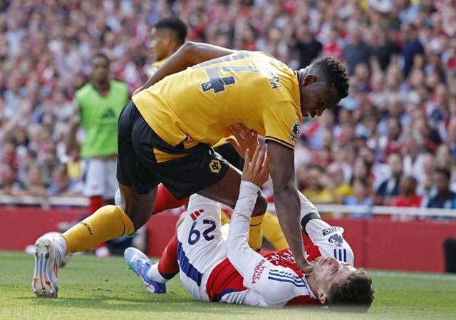 阿森纳兵败:狼队靠近争四行列 阿森纳兵败:狼队靠近争四行列