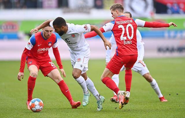 弗赖堡士气高涨，连胜势不可挡