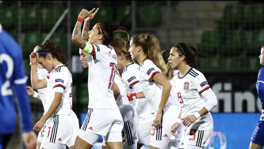 波兰女足助力国家英青小组出线 波兰女足助力国家英青小组出线