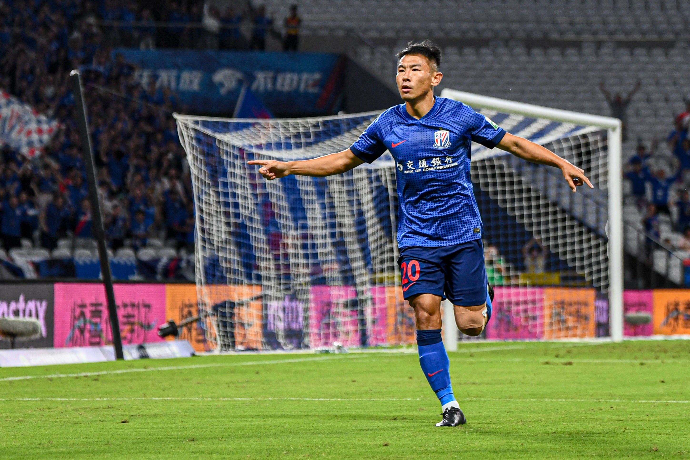 奥格斯堡客场战胜对手，实现逆转