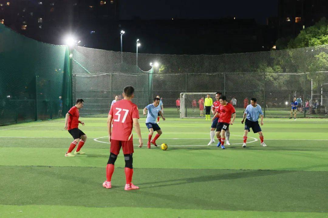 爱游戏娱乐-足球比赛成为娱乐健身新选择