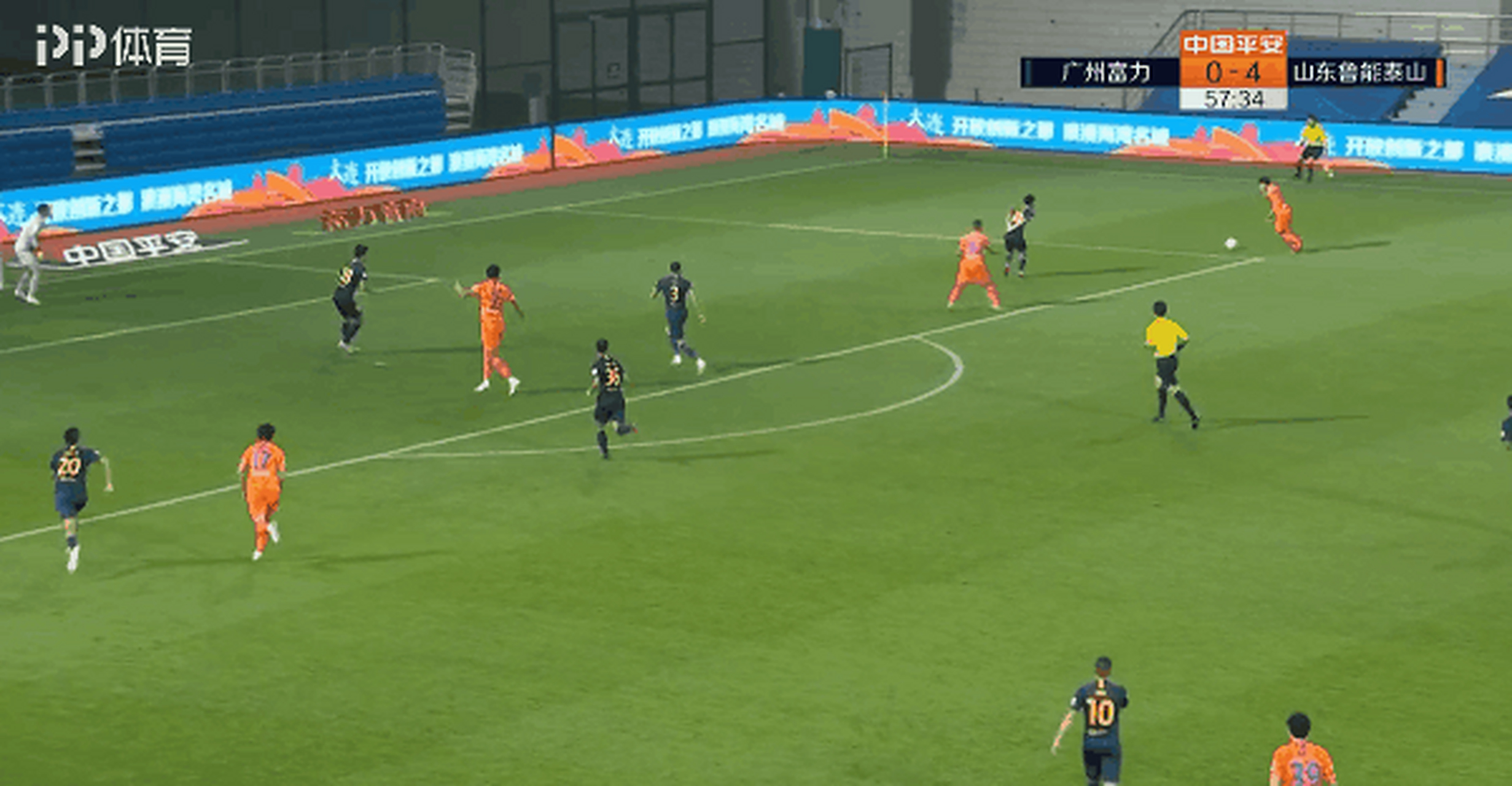 关于鲁能欲夺冠，对阵广州富力展开比拼的信息