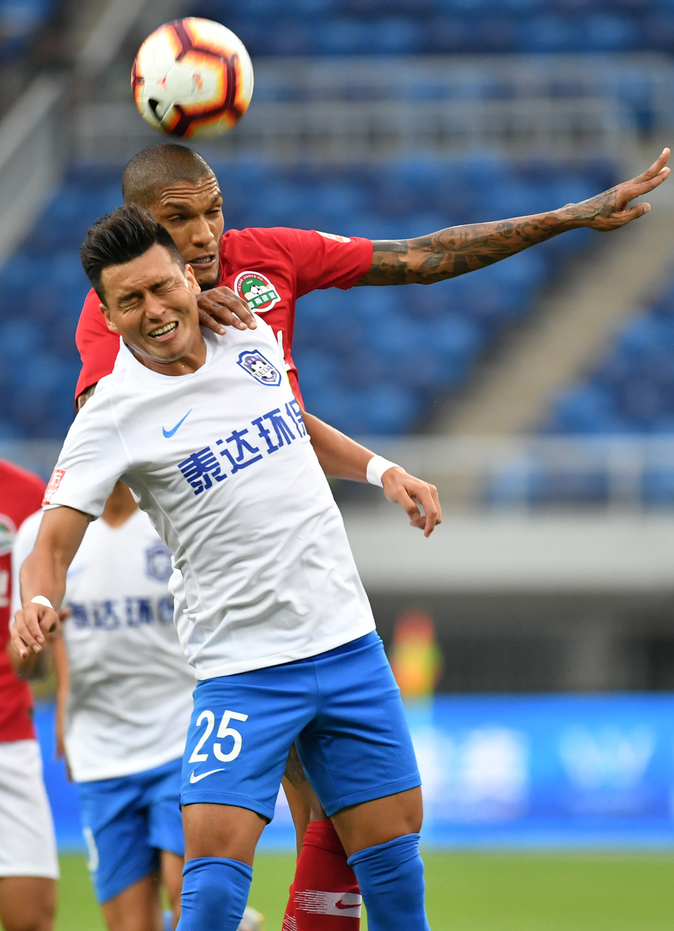 河南建业对阵广州富力，战火连连！