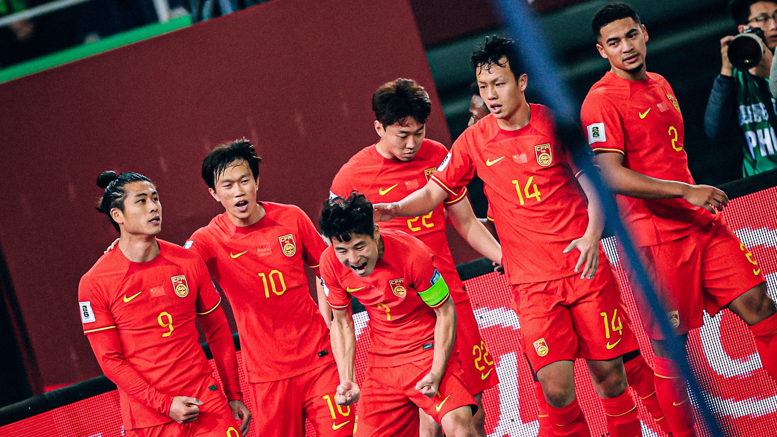 爱游戏大厅-国内足球精彩对决，球员展现实力的简单介绍