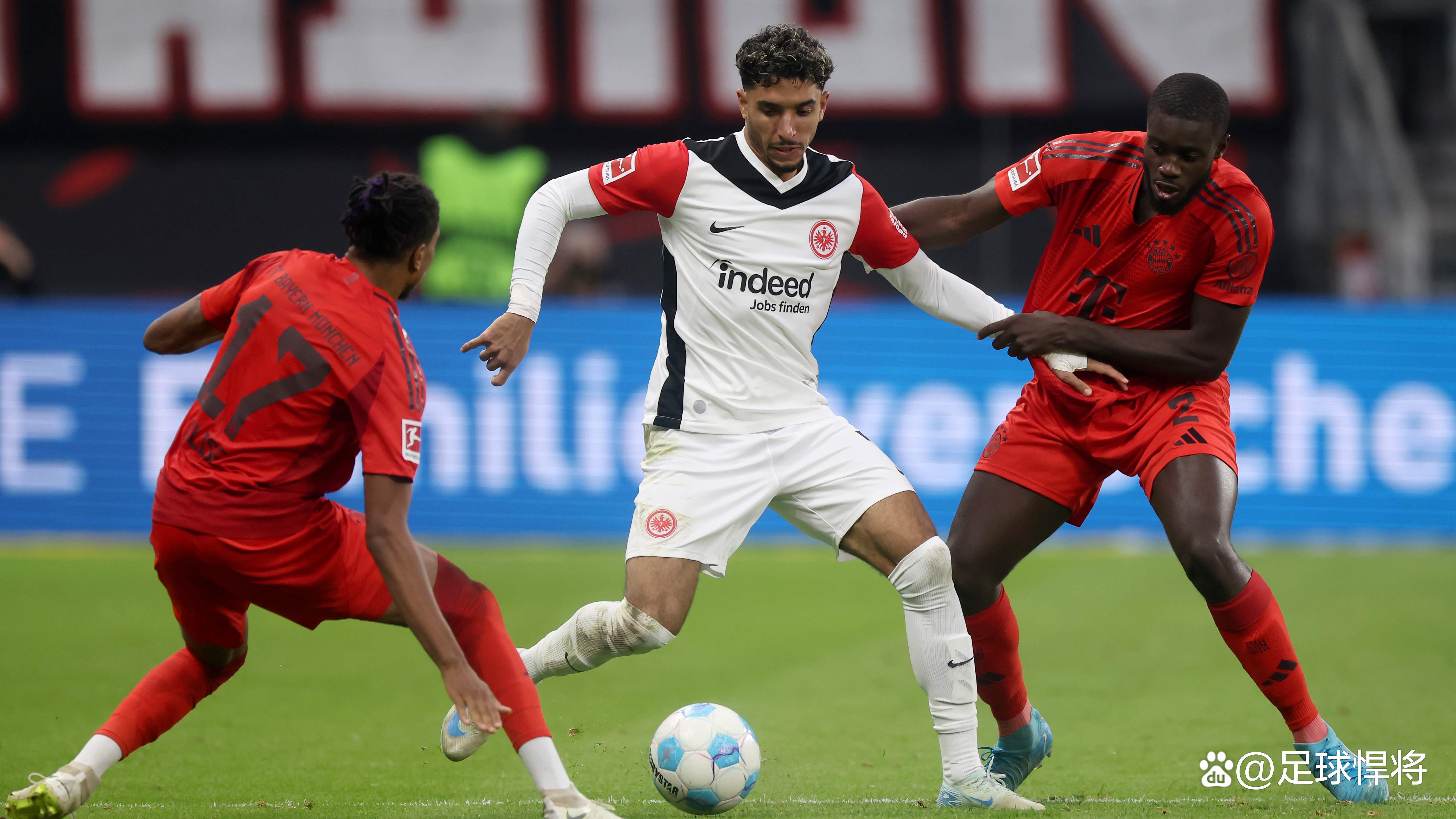 爱游戏APP-尤文图斯主场不敌拜仁慕尼黑，遗憾止步欧冠四强！