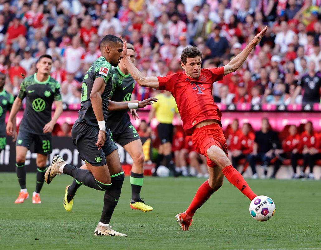 爱游戏体育-弗赖堡主场战胜门兴，豪取保级关键三分