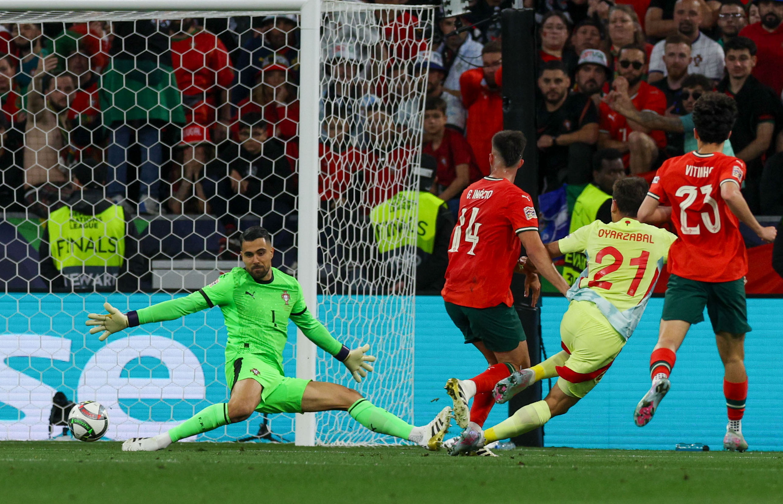 爱游戏下载-葡萄牙队战胜强敌，晋级重要比赛