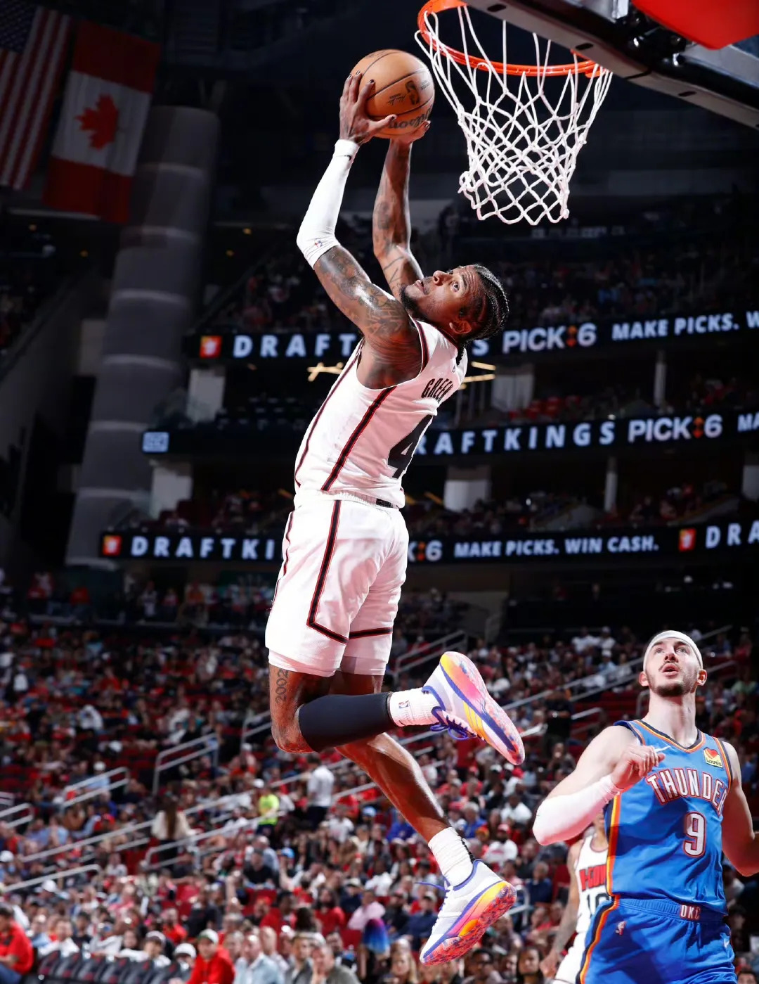 爱游戏官方入口-火箭队不敌湖人队，遭遇季后赛惨败