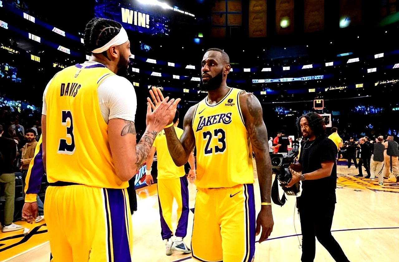 火箭队不敌湖人队，遭遇季后赛惨败