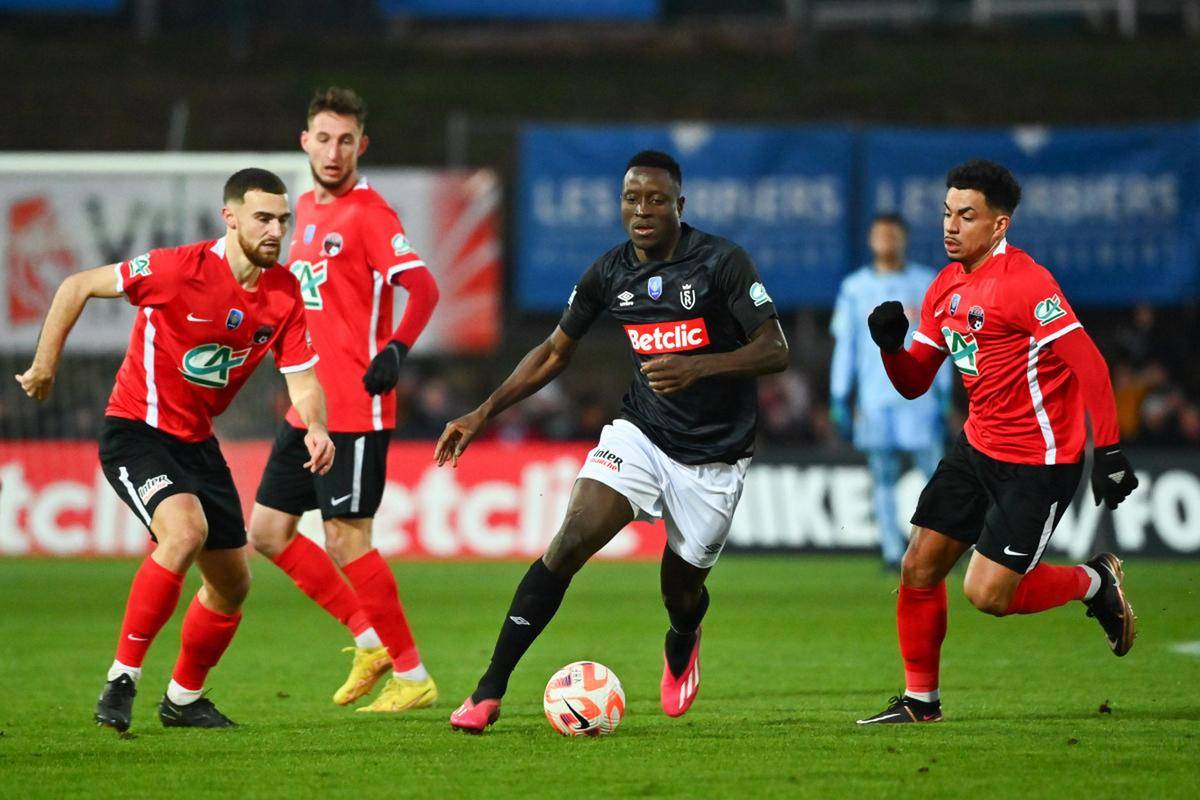 爱游戏下载-包含欧洲足球壮举：强强对话闪耀赛场的词条