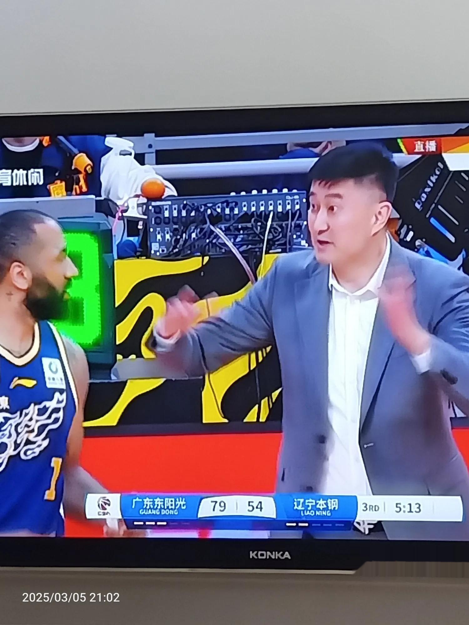 广东队遭遇辽宁队强劲挑战，压力巨大