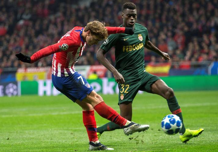 法甲球队取得胜利，队内球员表现抢眼