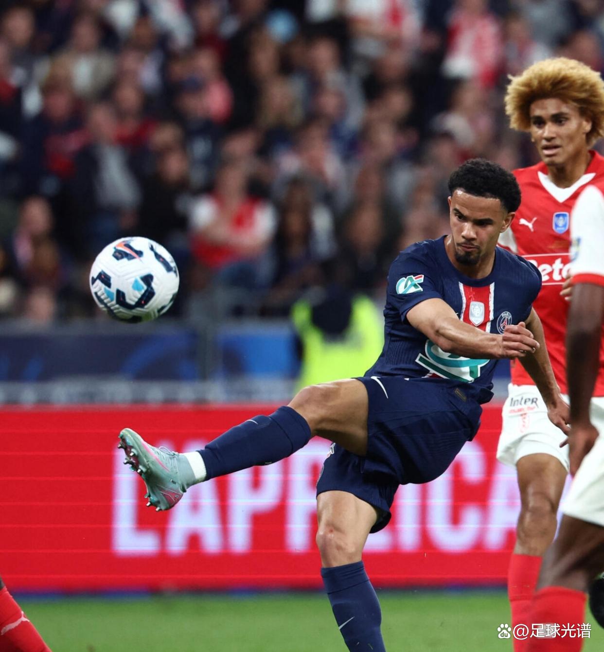 爱游戏下载-包含巴黎圣日耳曼巅峰尽失，欧冠夺冠梦破碎的词条