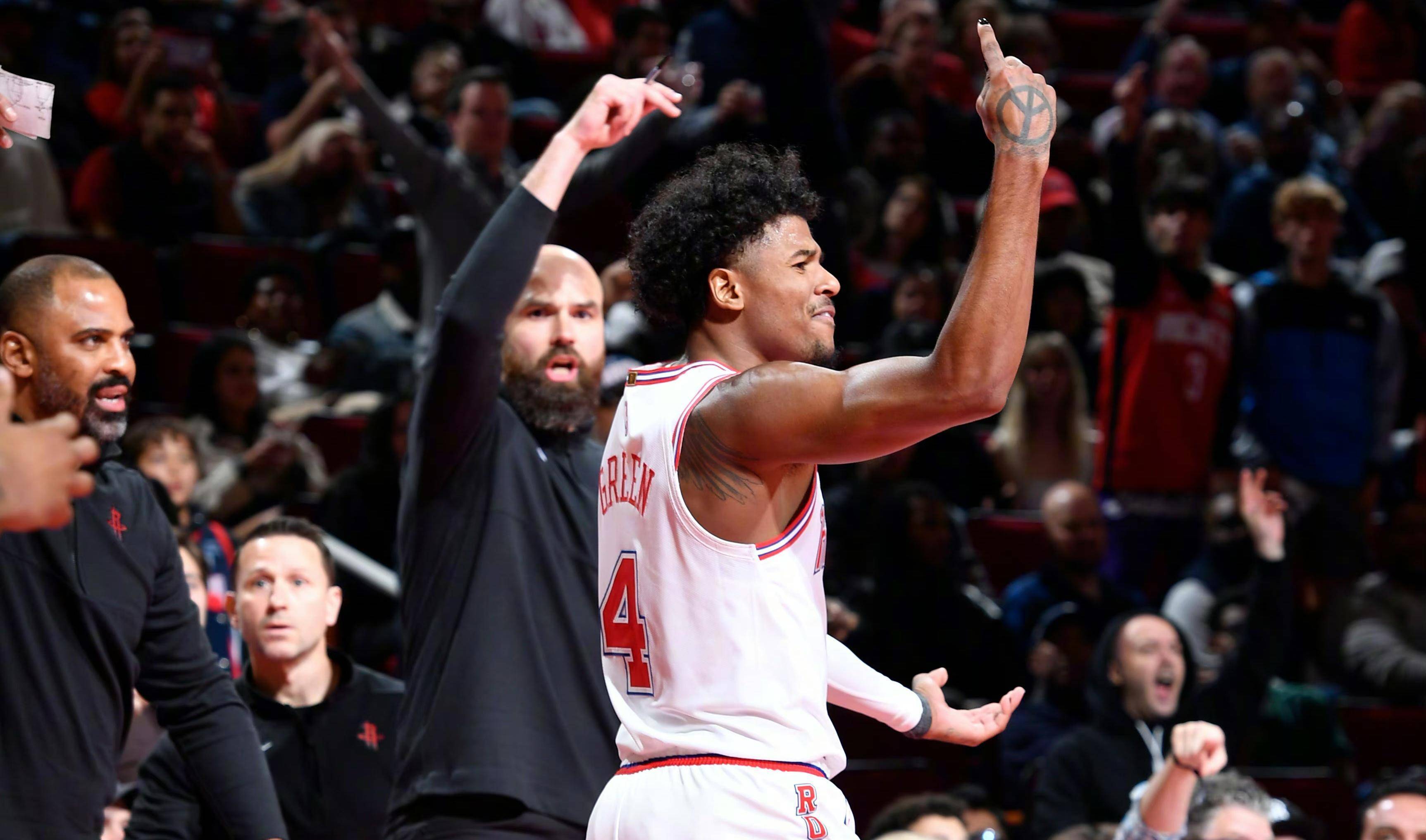 活塞队击败公牛队,晋级东部半决赛 活塞队击败公牛队,晋级东部半决赛