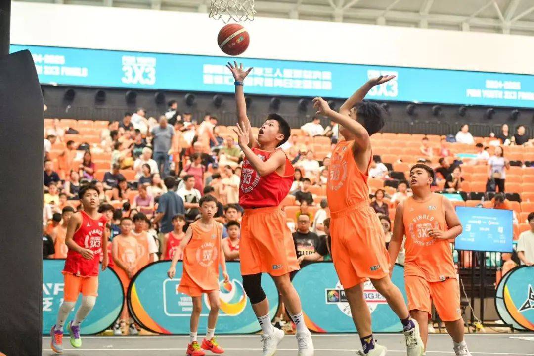 包含FIBA宣布篮球比赛将采取封闭模式进行的词条