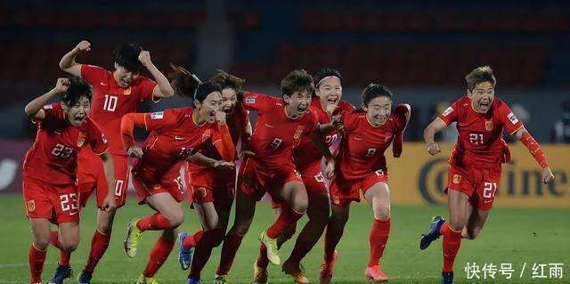 爱游戏官方-挑战在即！中国女足备战热情高涨