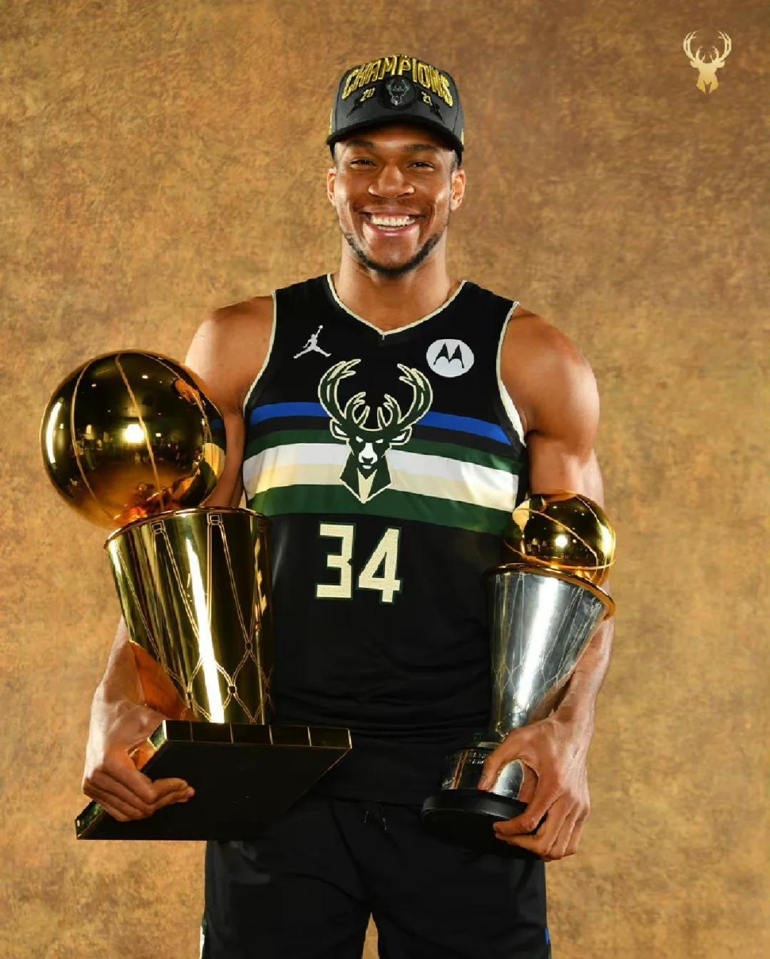 包含雄鹿大胜黄蜂,字母哥砍下双+的词条 包含雄鹿大胜黄蜂,字母哥砍下双+的词条