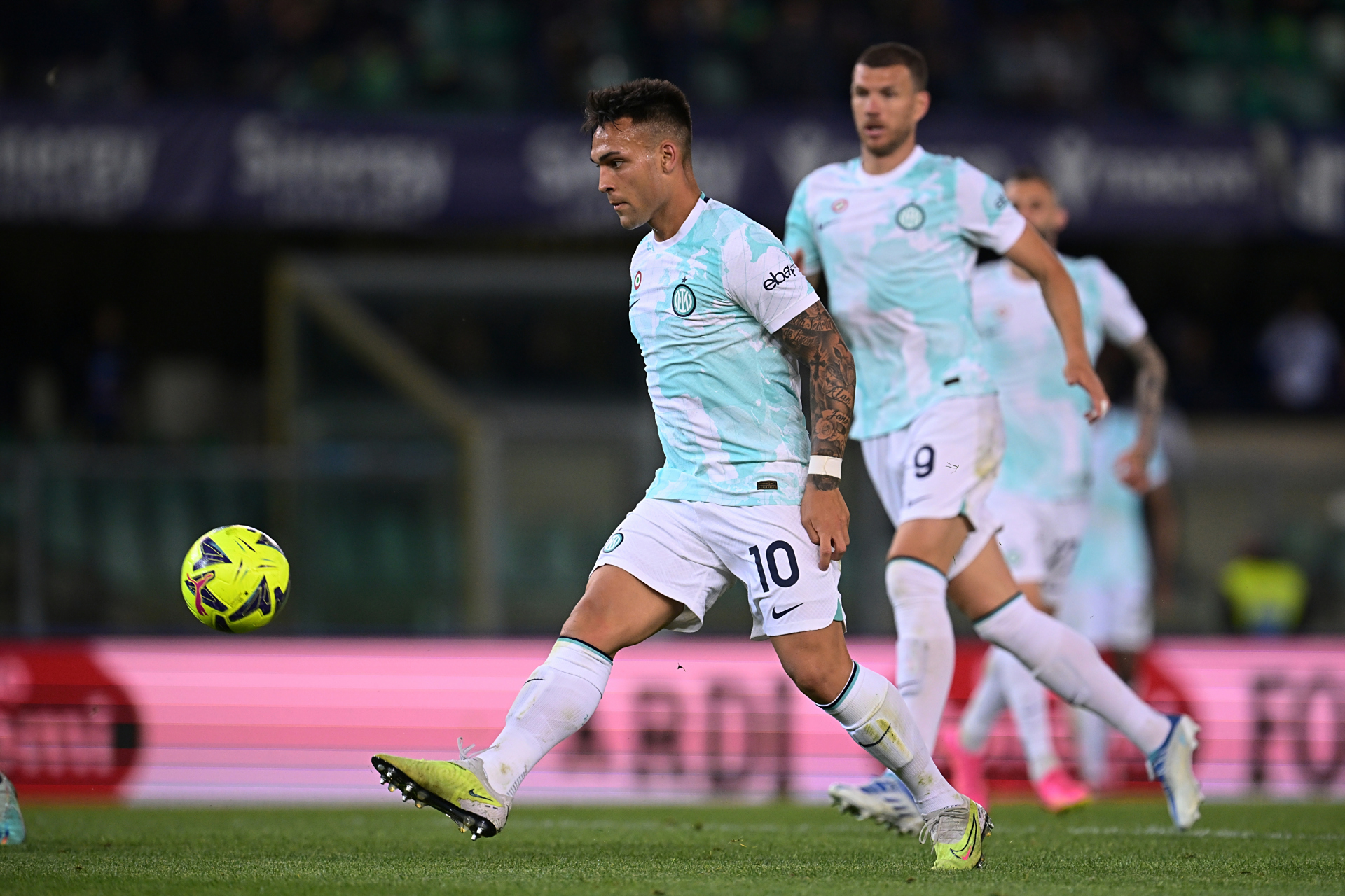 爱游戏在线-萨索洛客场逼平拉齐奥，保持不败纪录的简单介绍