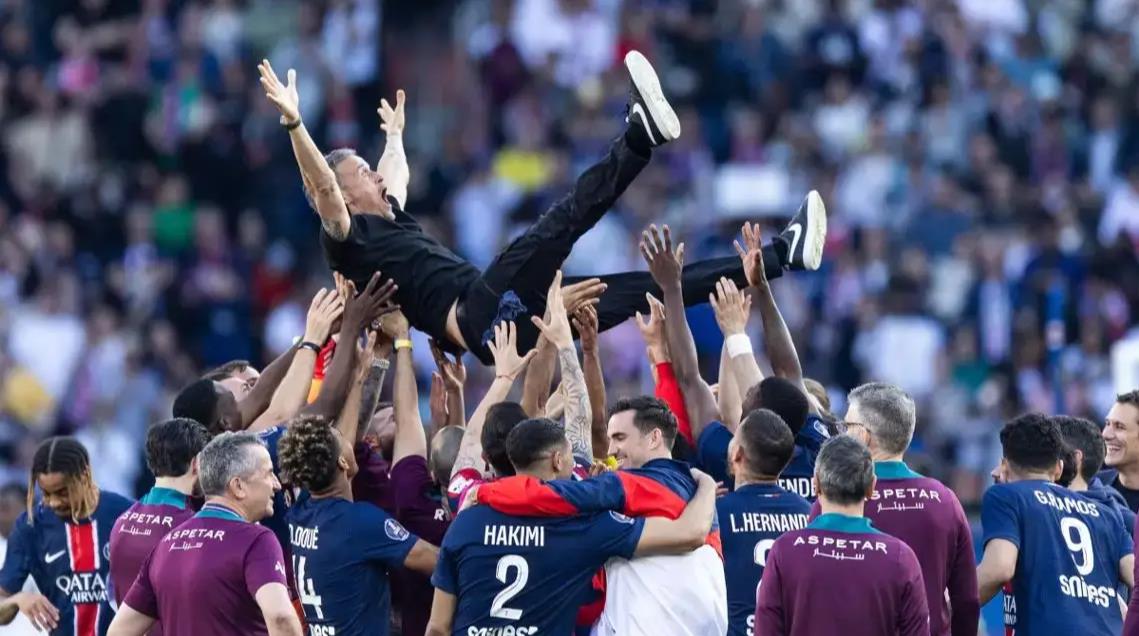 包含巴黎圣日耳曼完胜对手，稳固领跑法国联赛的词条