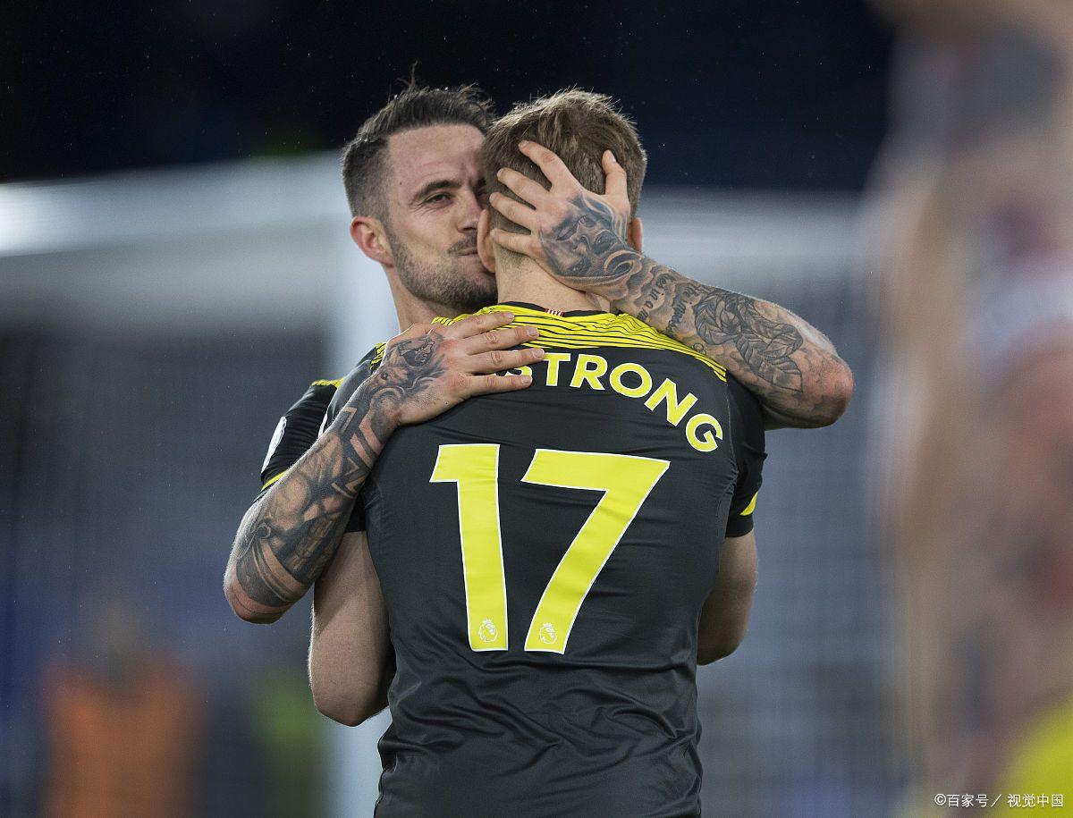 爱游戏下载-西汉姆联后防失误频频，球队保级压力巨大的简单介绍