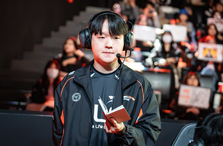 爱游戏APP-关于HLE碾压RNG，ShowMaker操刀奇招英雄翻盘焦点之战四强赛，留下经典瞬间的信息