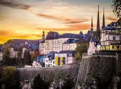 卢森堡选手全力冲刺,搏尽全力 卢森堡选手全力冲刺,搏尽全力