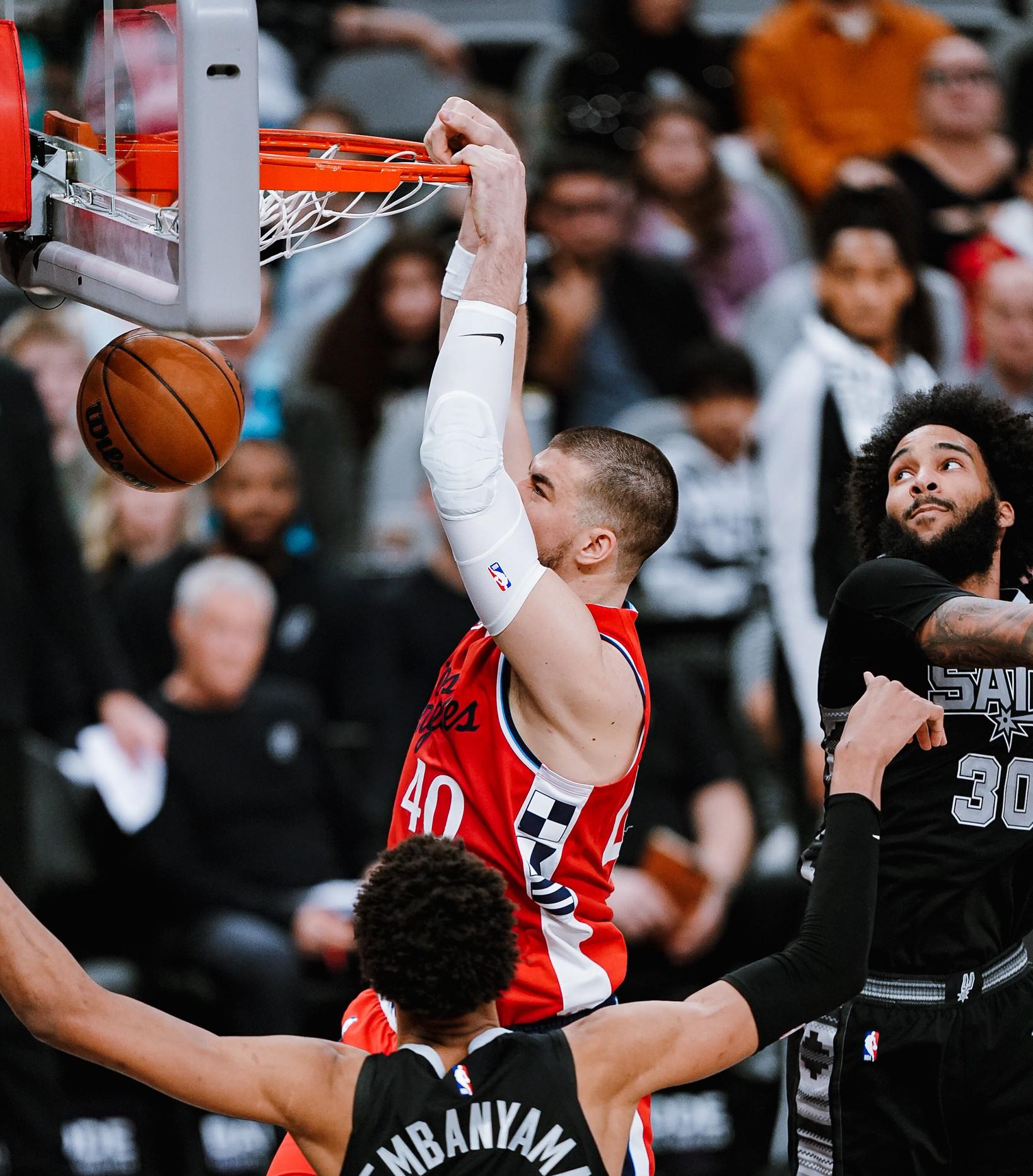 马刺复仇成功，领先优势拉大