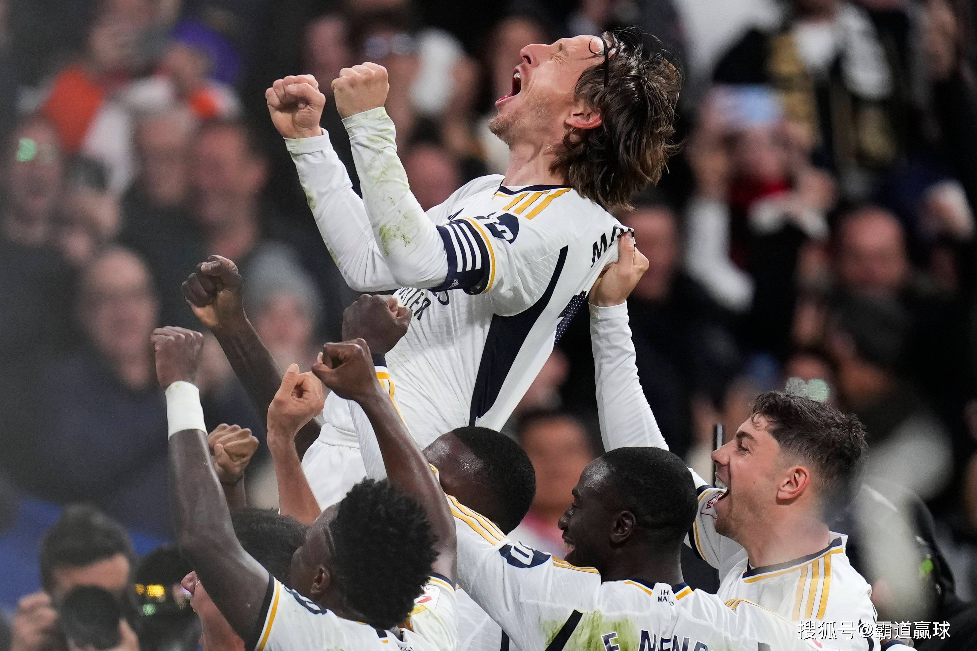 爱游戏官方-亚特兰大主场战胜对手，守住欧战希望