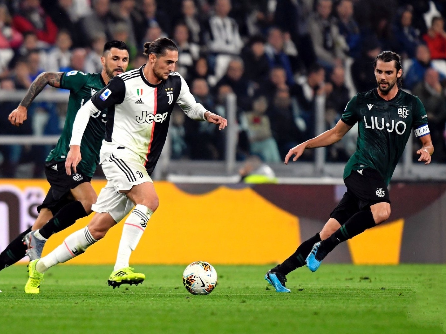 巴萨横扫尤文，本泽马状态火热的简单介绍