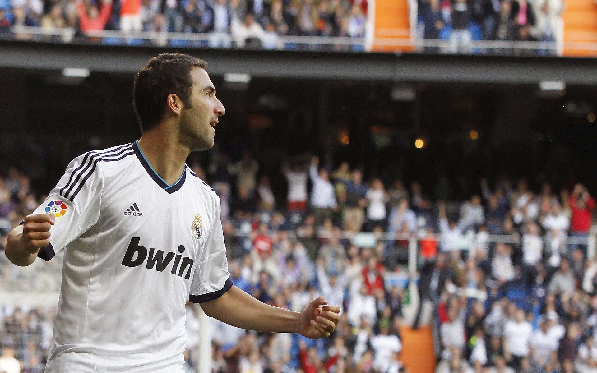 时代的巨响与无声的密码，当智利碾压西班牙，莱奥成为关键先生