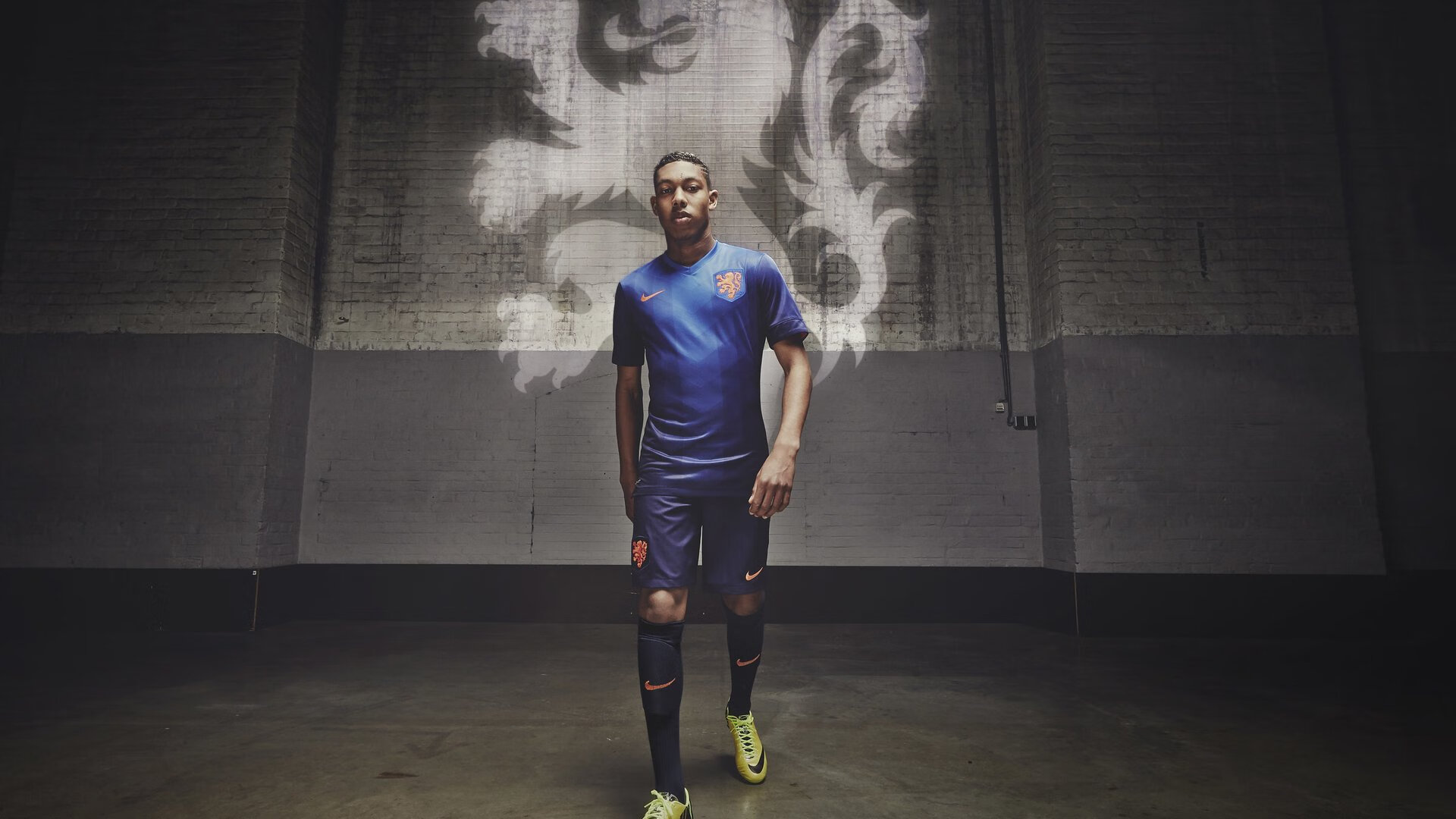 爱游戏-终场哨响前的小说，戈麦斯与他的132分钟剧本